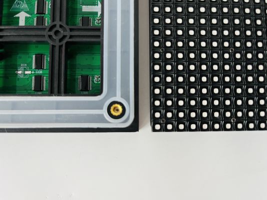 Écran LED extérieur à grand angle de vision et haute luminosité SMD1921 pour les marchés nationaux