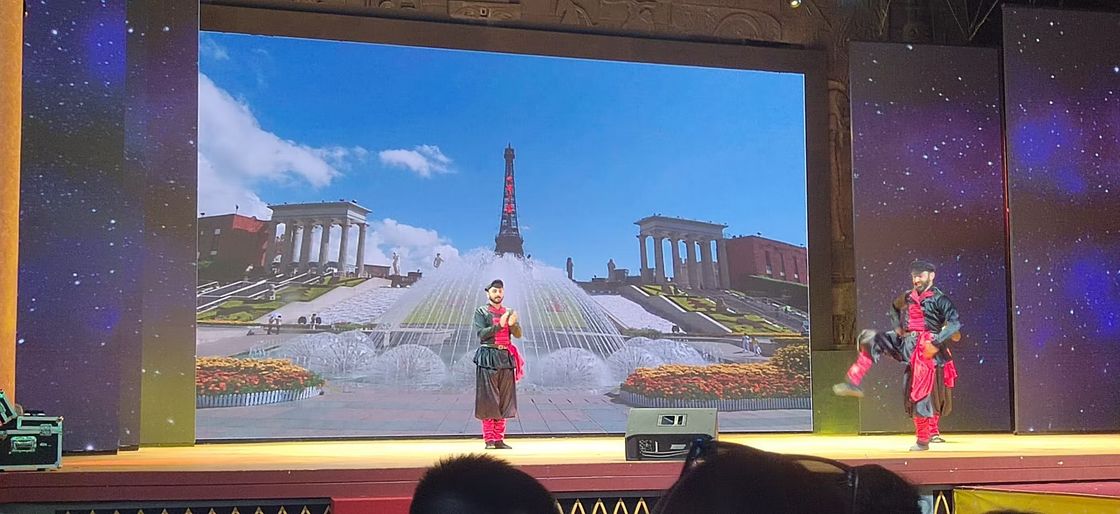 Écran LED de location LEDKING pour scène, fond de scène intérieur de haute qualité P2.5, écran LED, assemblage sans couture, mur vidéo LED